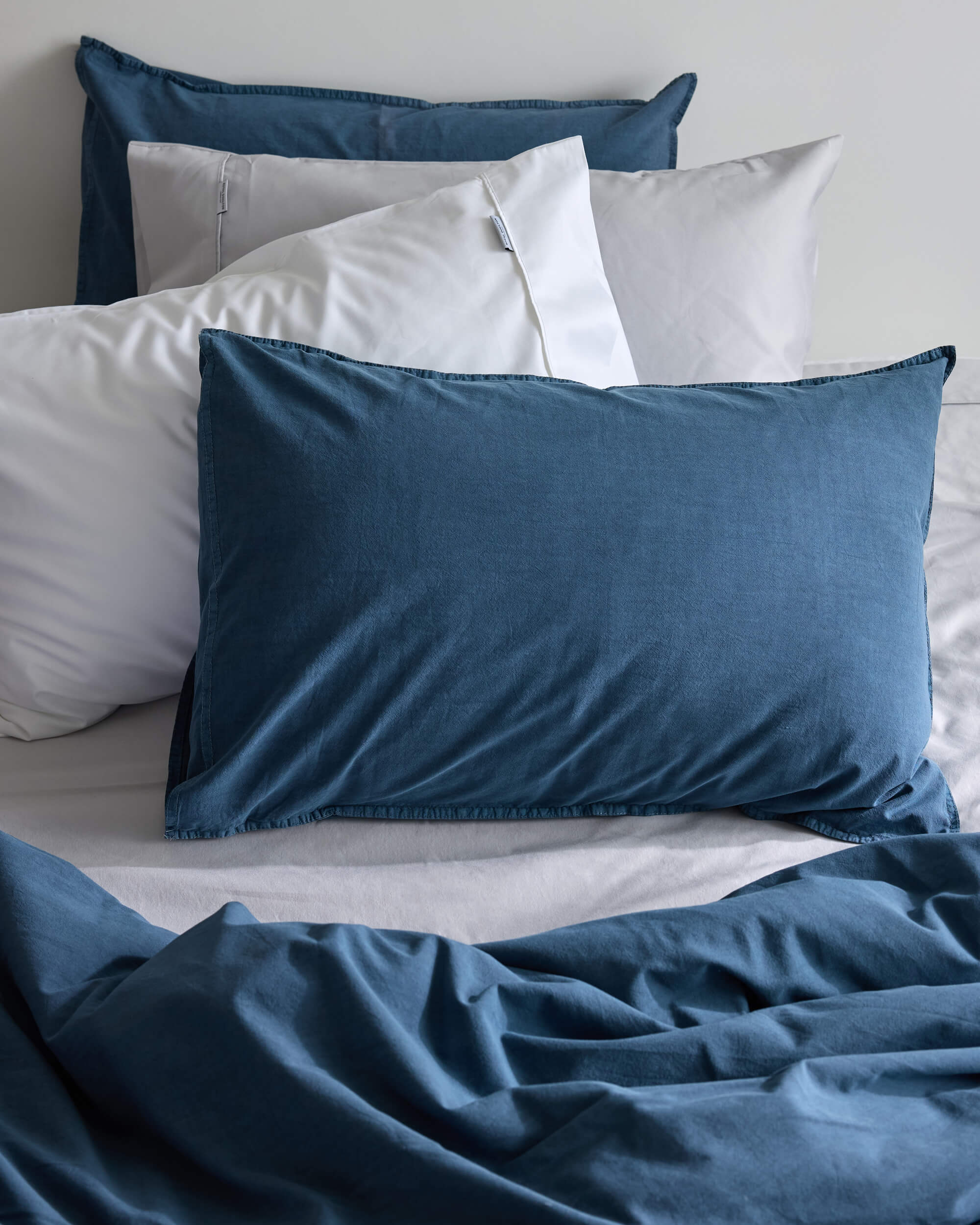 Royal Doulton Sets sheet set styled in a bedroom