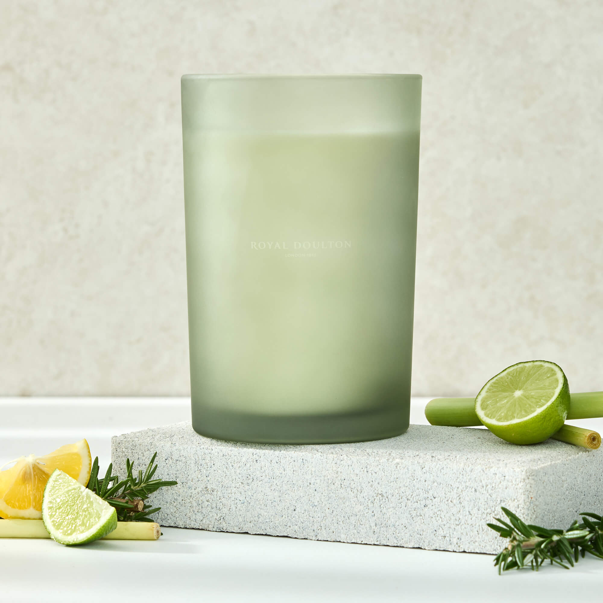 Royal Doulton Ashbourne Candle 1000ml in Lemongrass & Lime