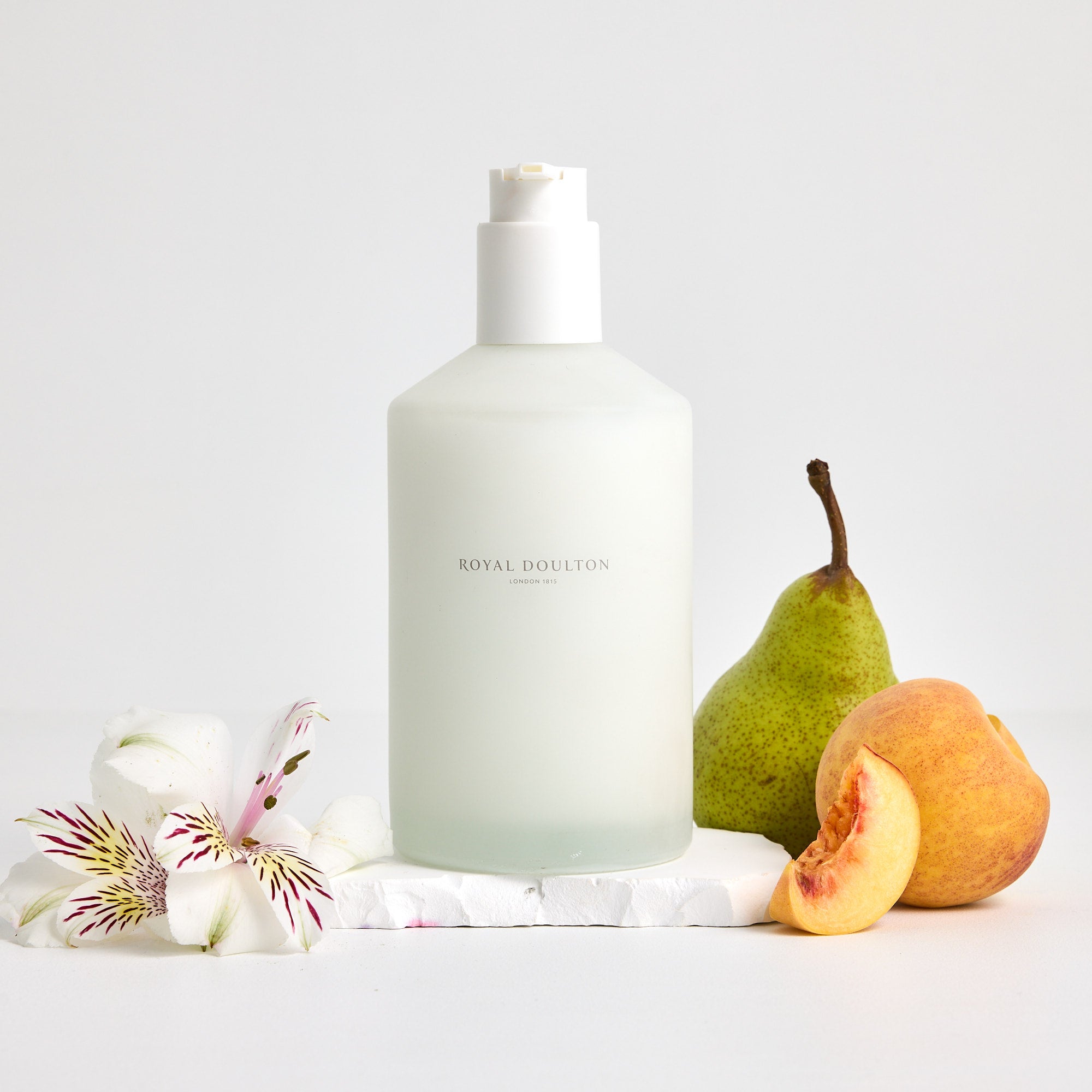 Royal Doulton Mayfair Body Lotion in White Gardenia