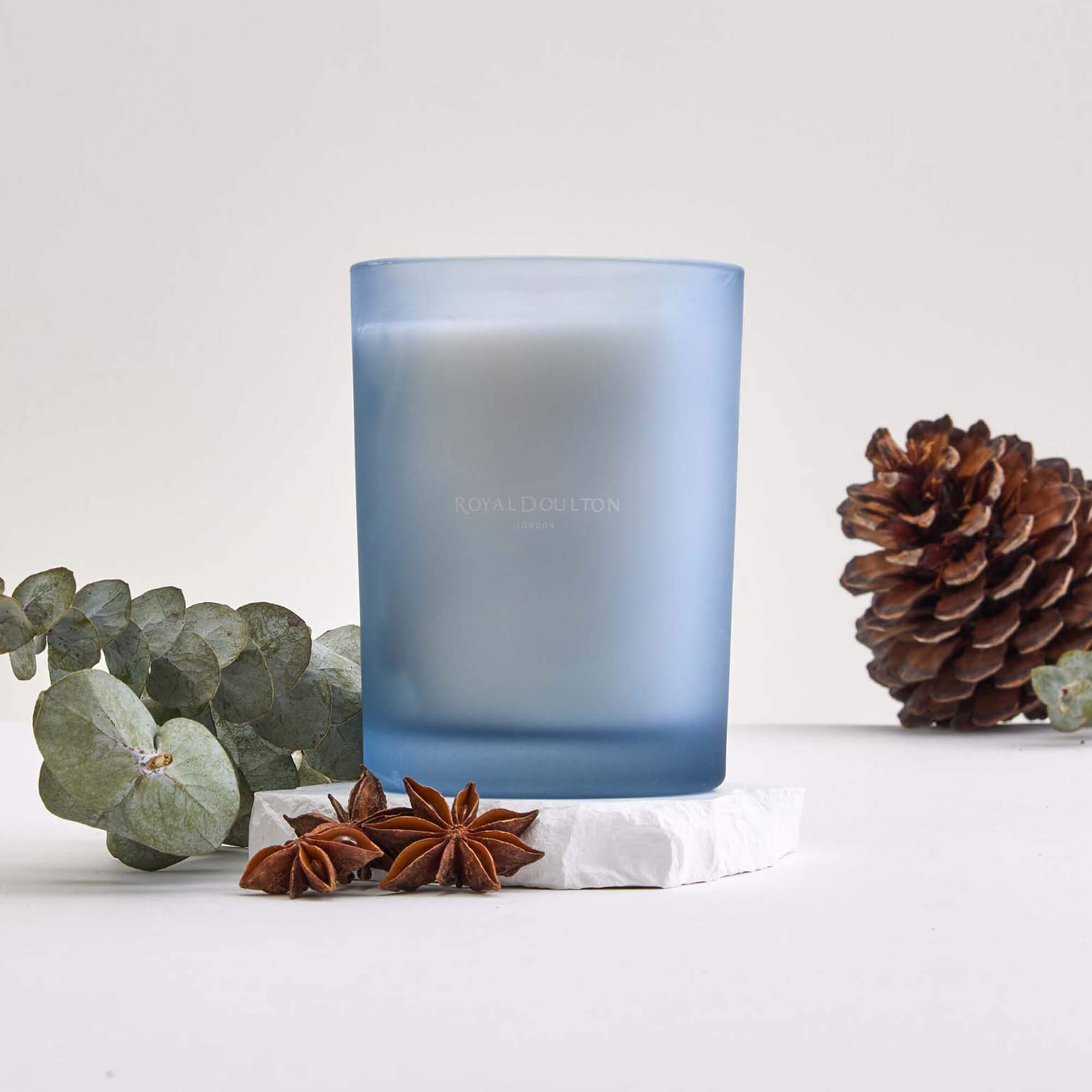 Royal Doulton Montclair Candle 250ml in Patchouli & Cypress