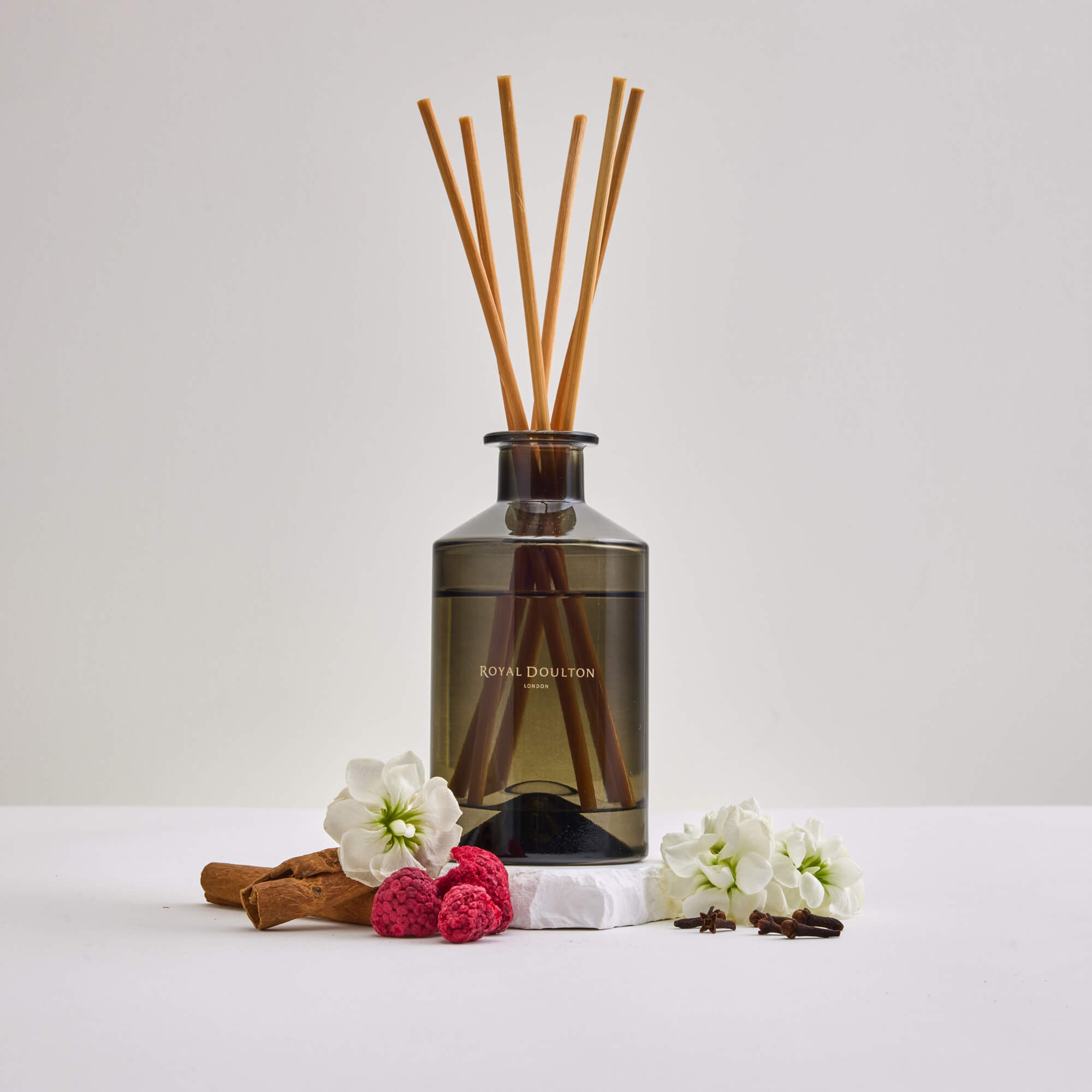 Royal Doulton Nocturne Diffuser 250ml in Cardamom & Clove