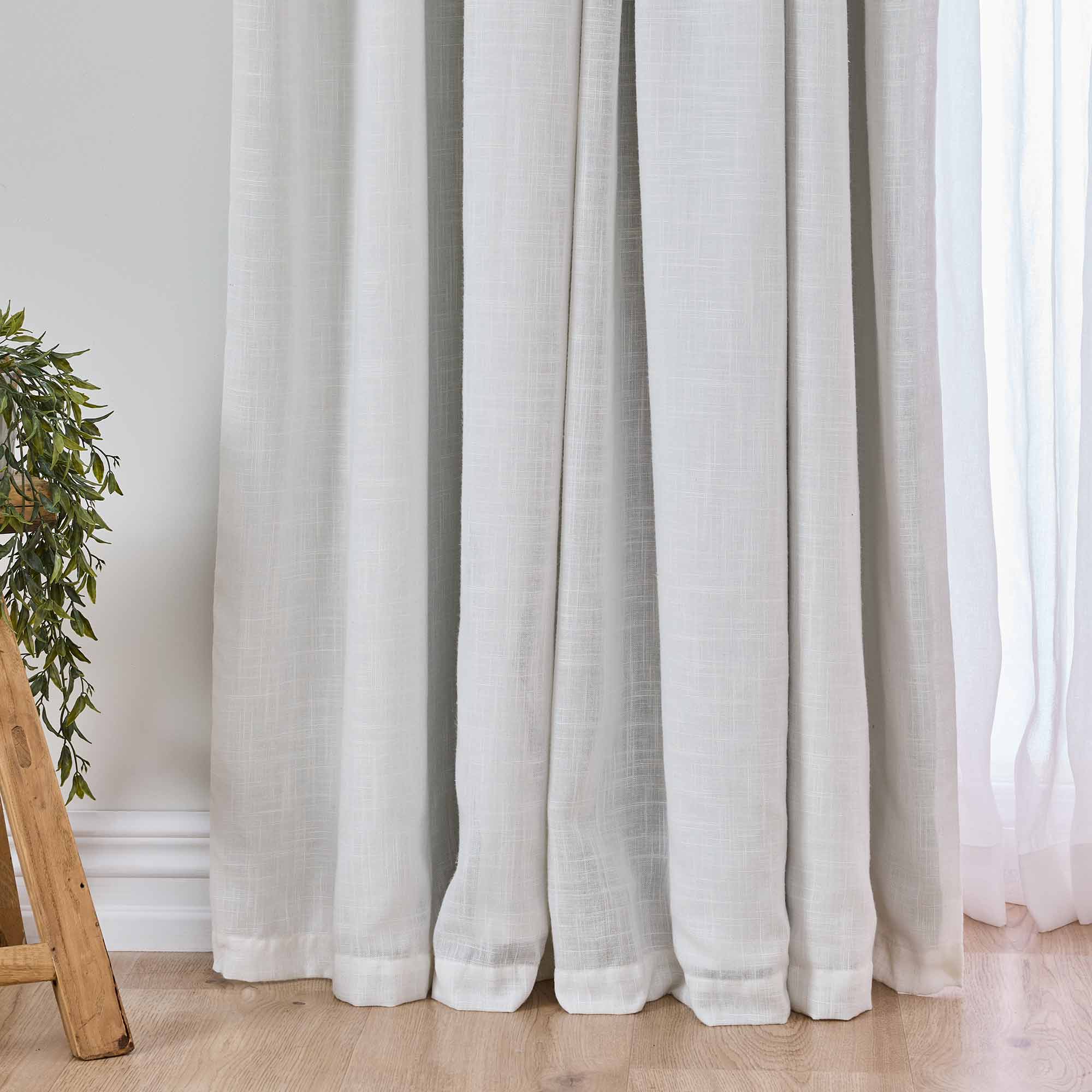 Royal Doulton Oren curtain in White