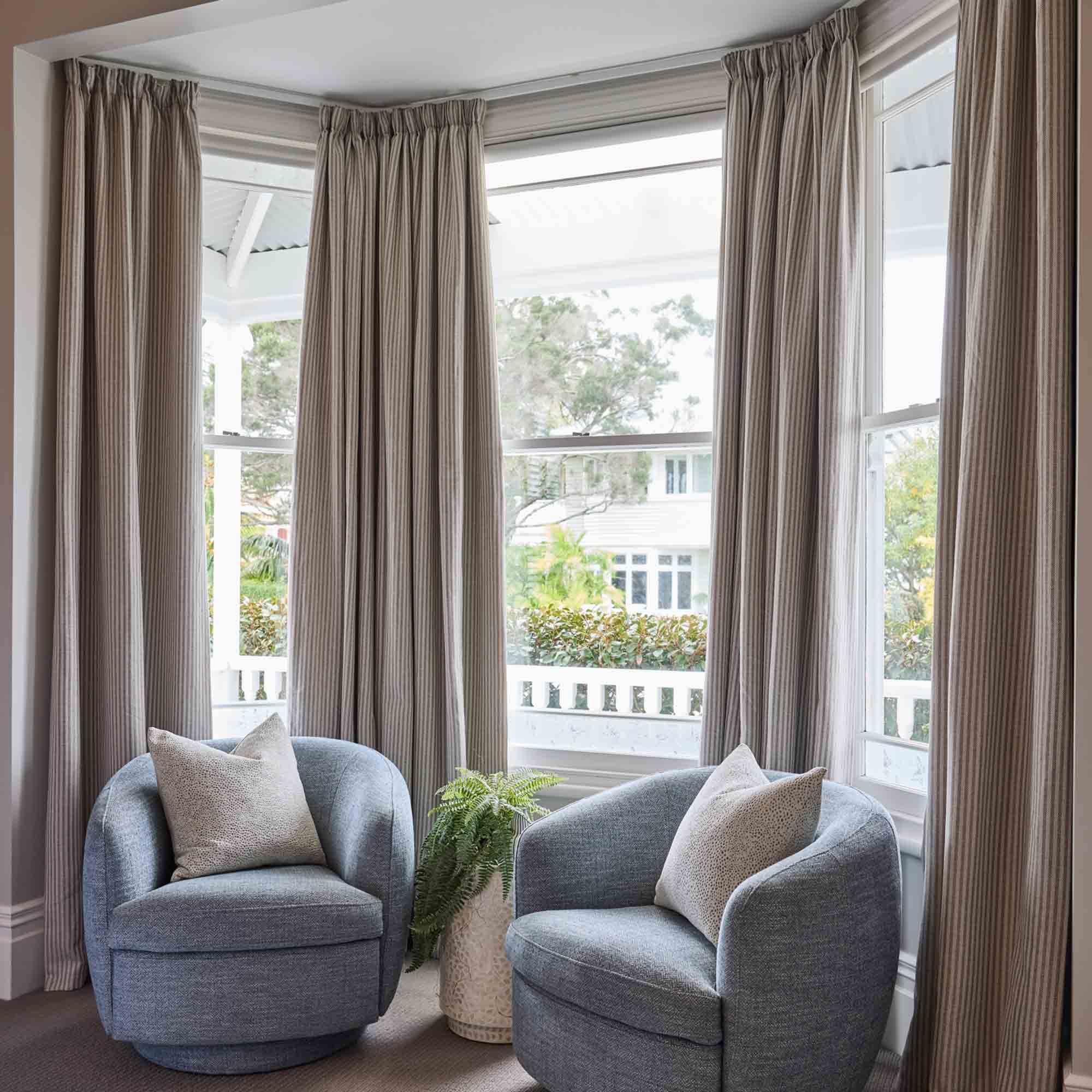 Royal Doulton Savile curtain styled in a room setting