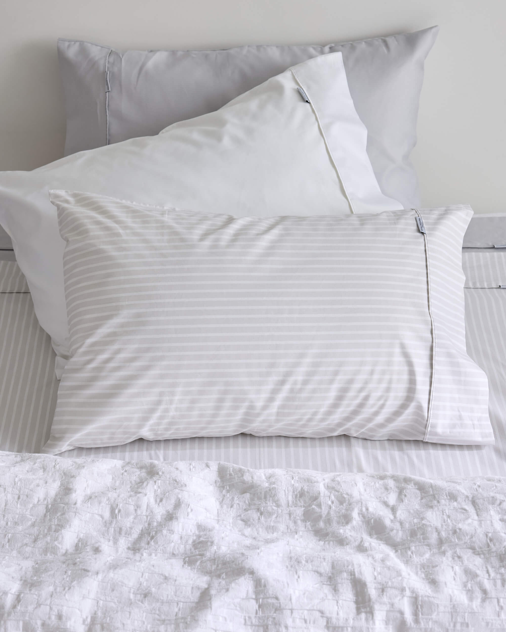 Royal Doulton Sets sheet set styled in a bedroom