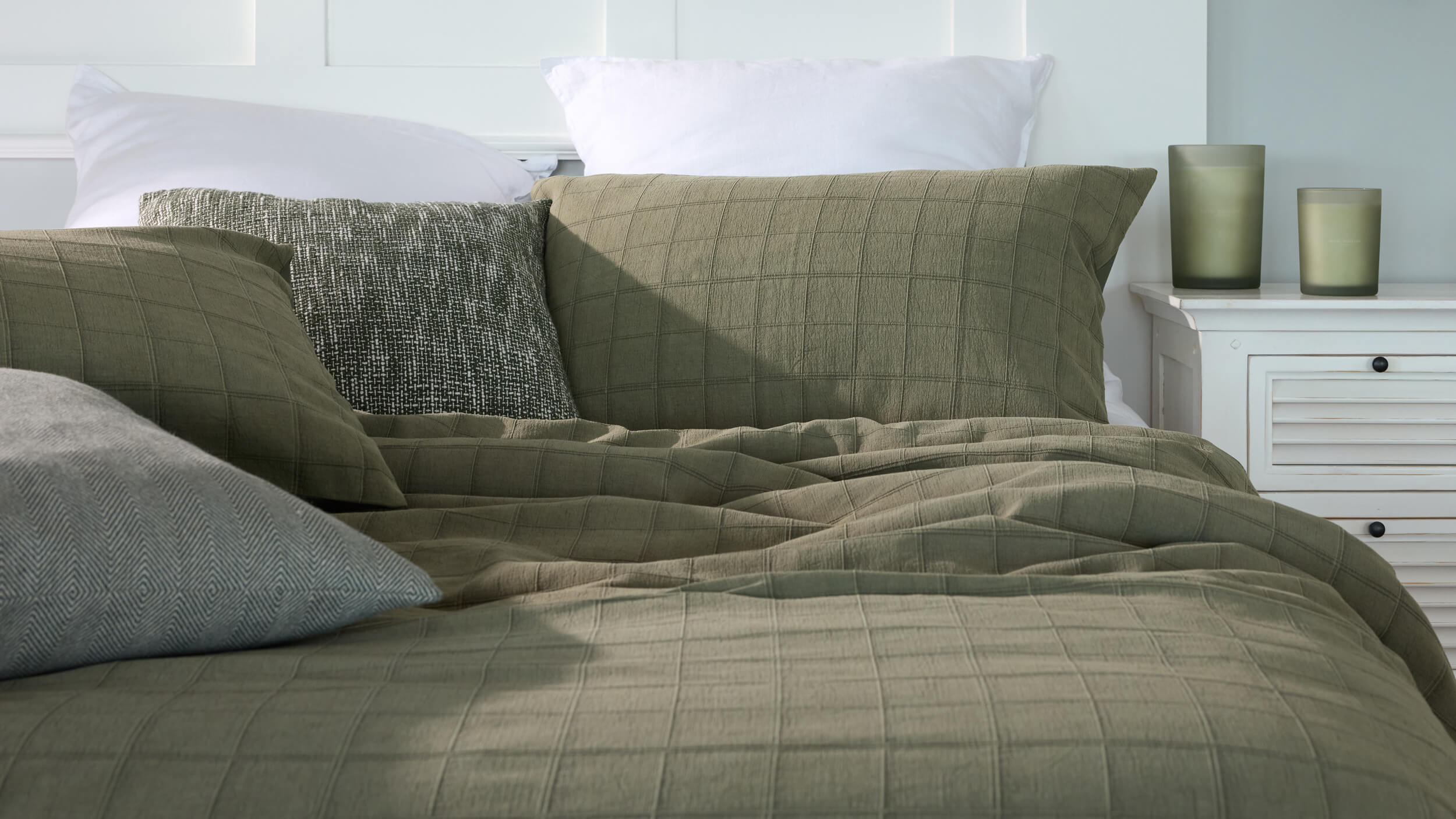 Royal Doulton Eirian bedding styled in a bedroom
