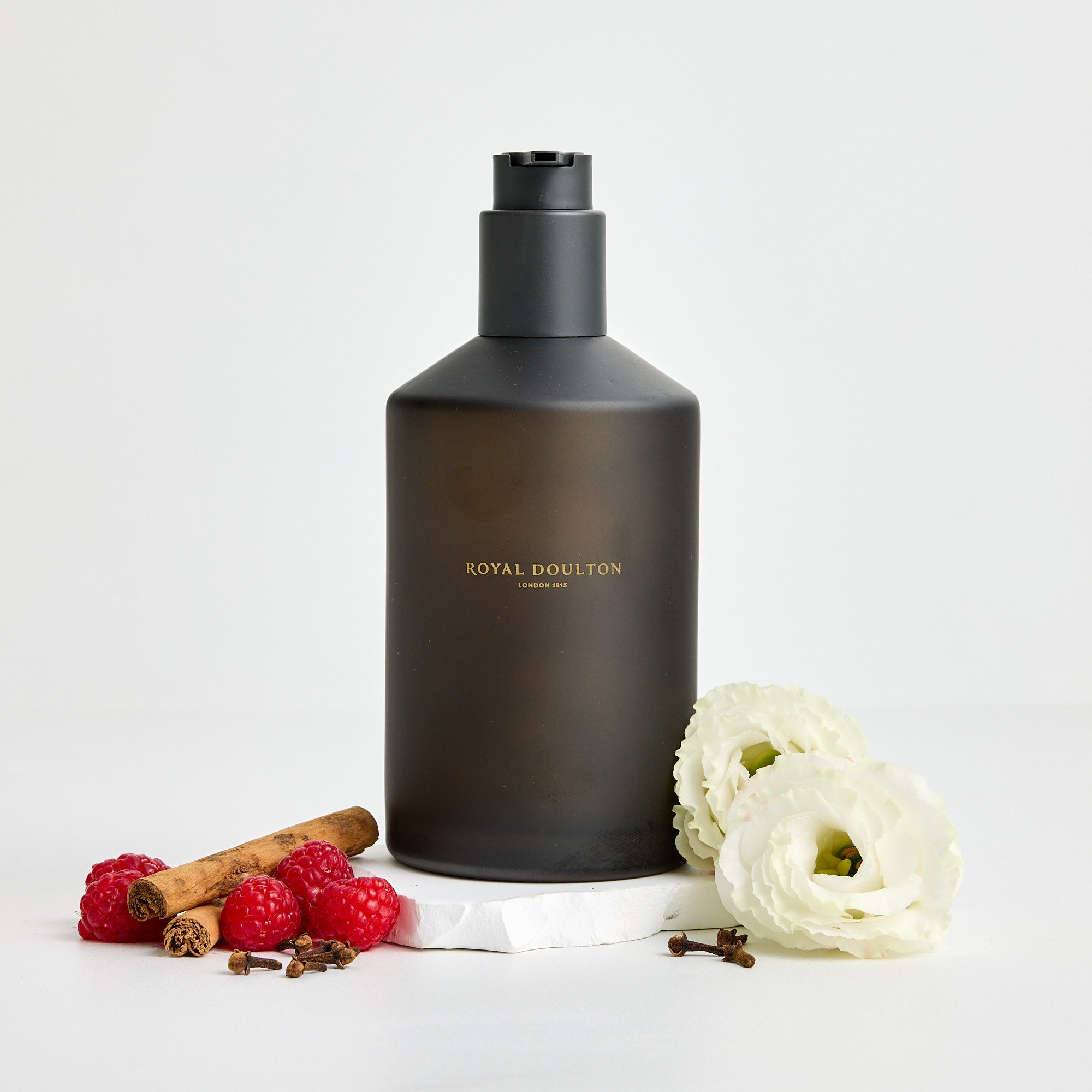 Royal Doulton Nocturne Body Wash in Cardamom & Clove
