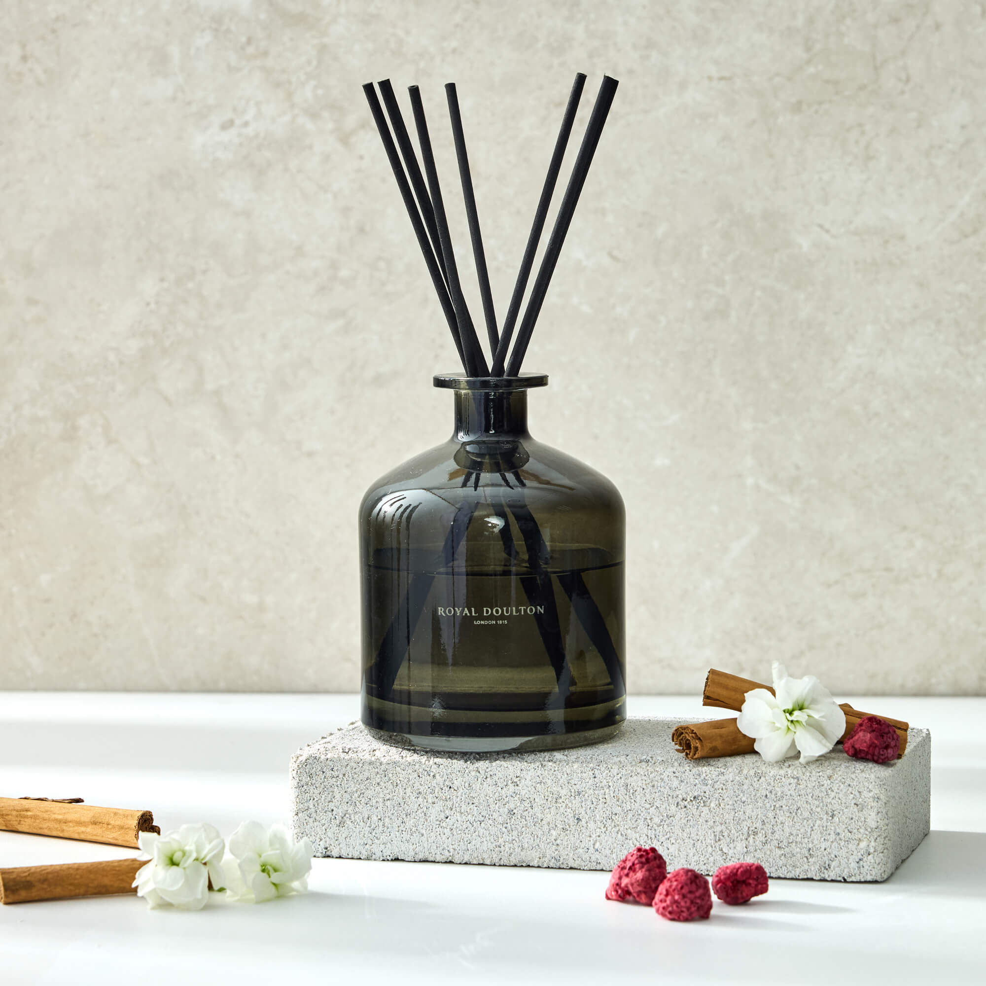 Royal Doulton Nocturne Diffuser 500ml in Cardamom & Clove